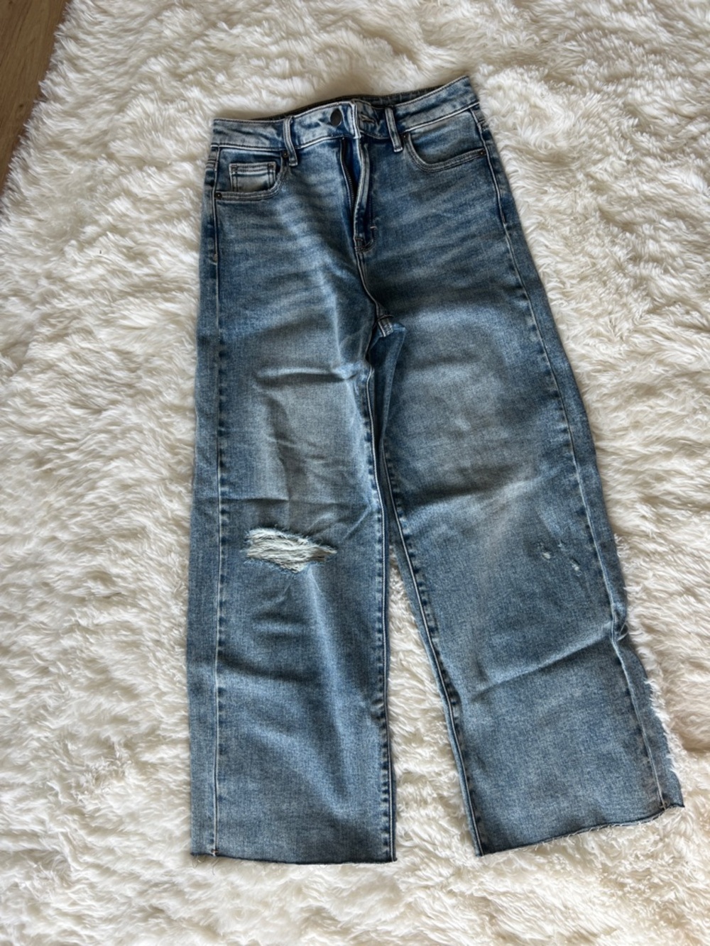 Vici Medium Wash Straight-Leg Women's Jeans - Picture 2 of 4